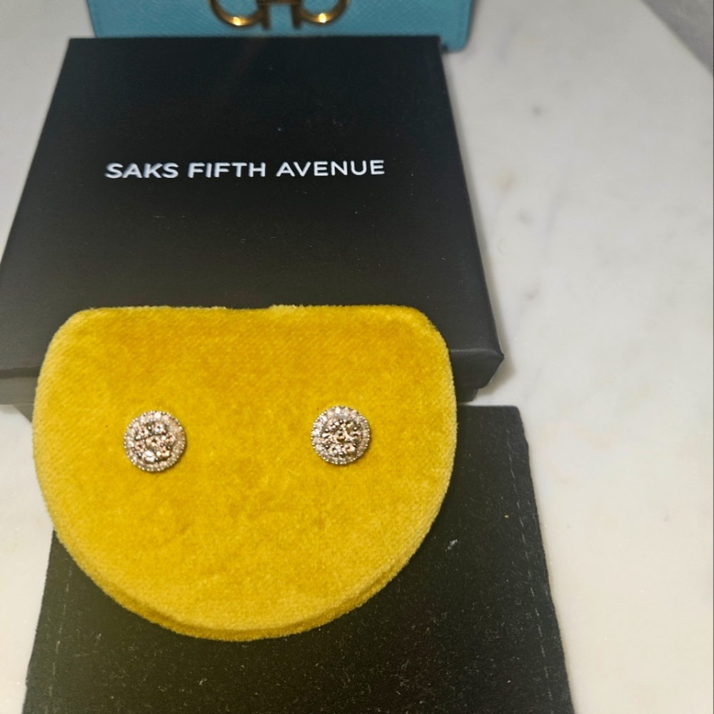 1 Carat White and Chocolate Diamond stud earrings